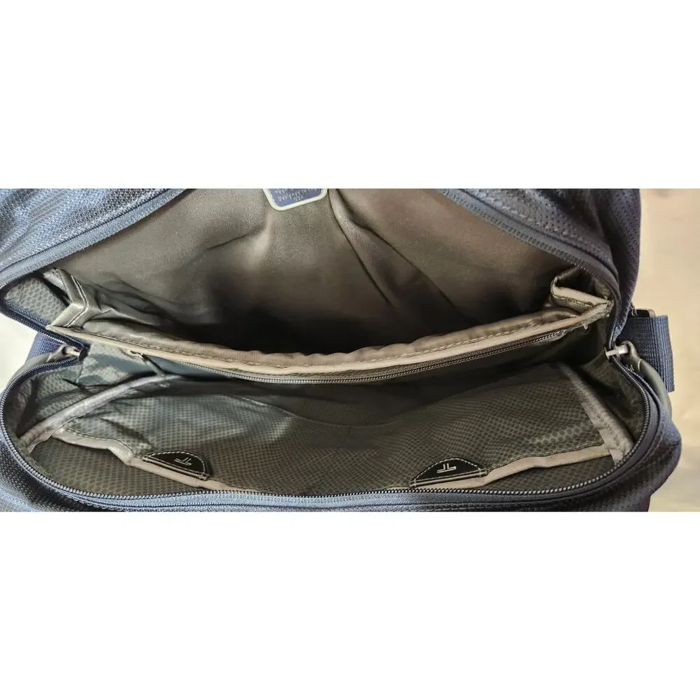 Tumi T-Tech 5589MB Blue Ballistic Nylon Messenger Backpack Bag Shoulder Bag 17